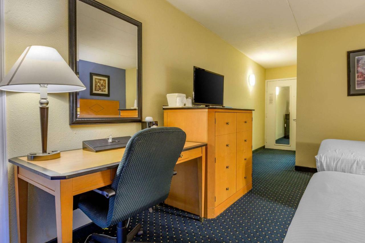 Aire Hotel Lebanon Hershey Extérieur photo