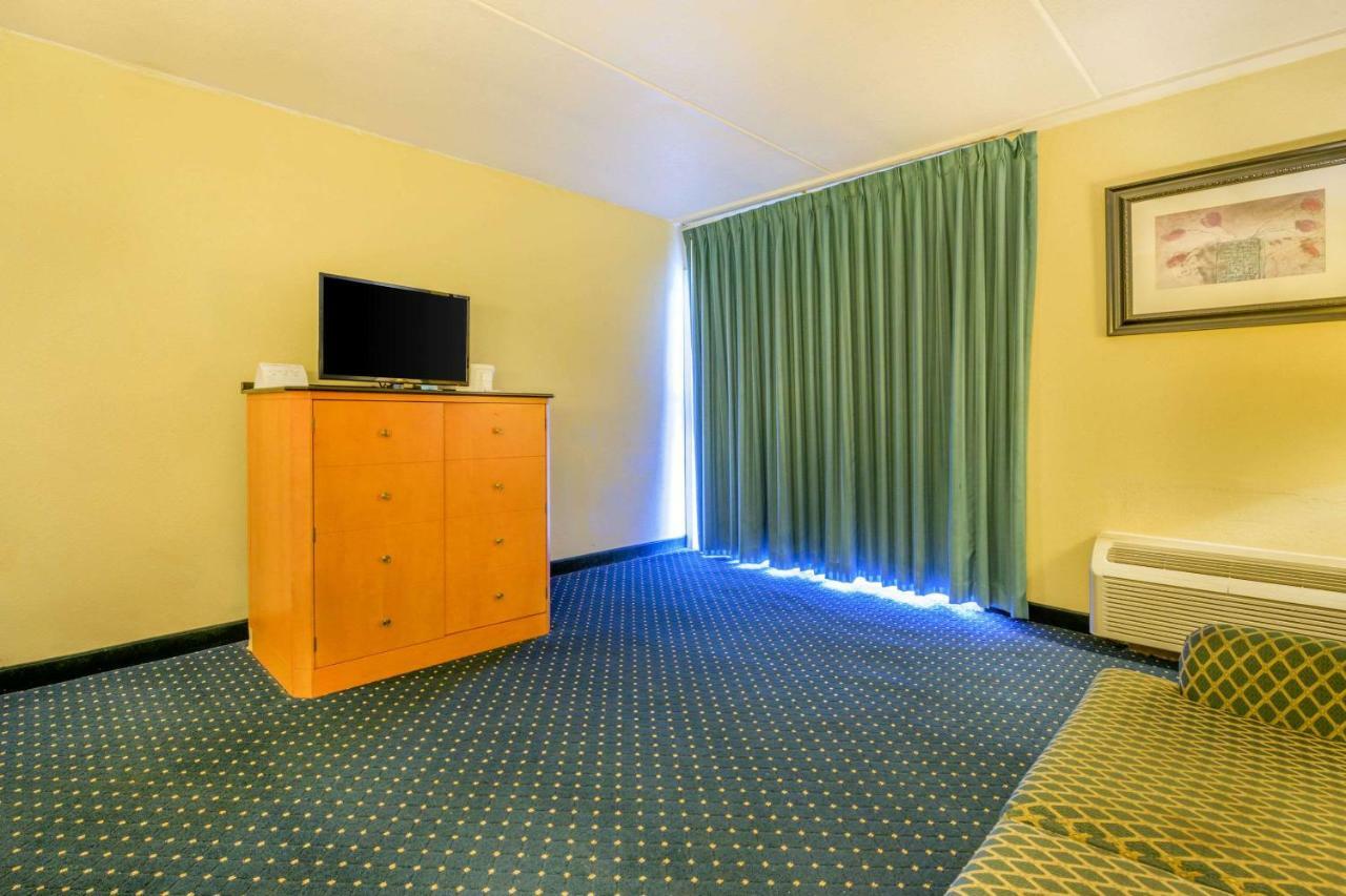 Aire Hotel Lebanon Hershey Extérieur photo