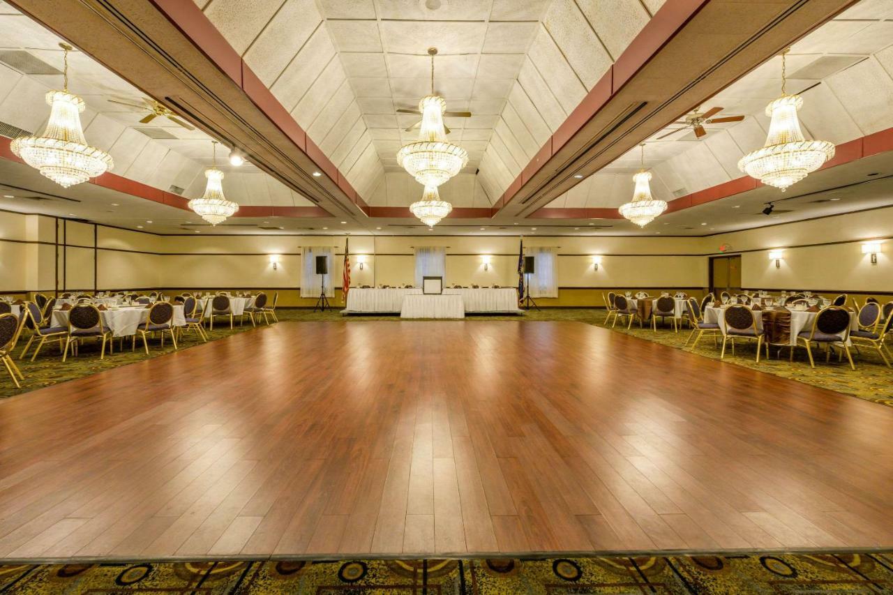 Aire Hotel Lebanon Hershey Extérieur photo