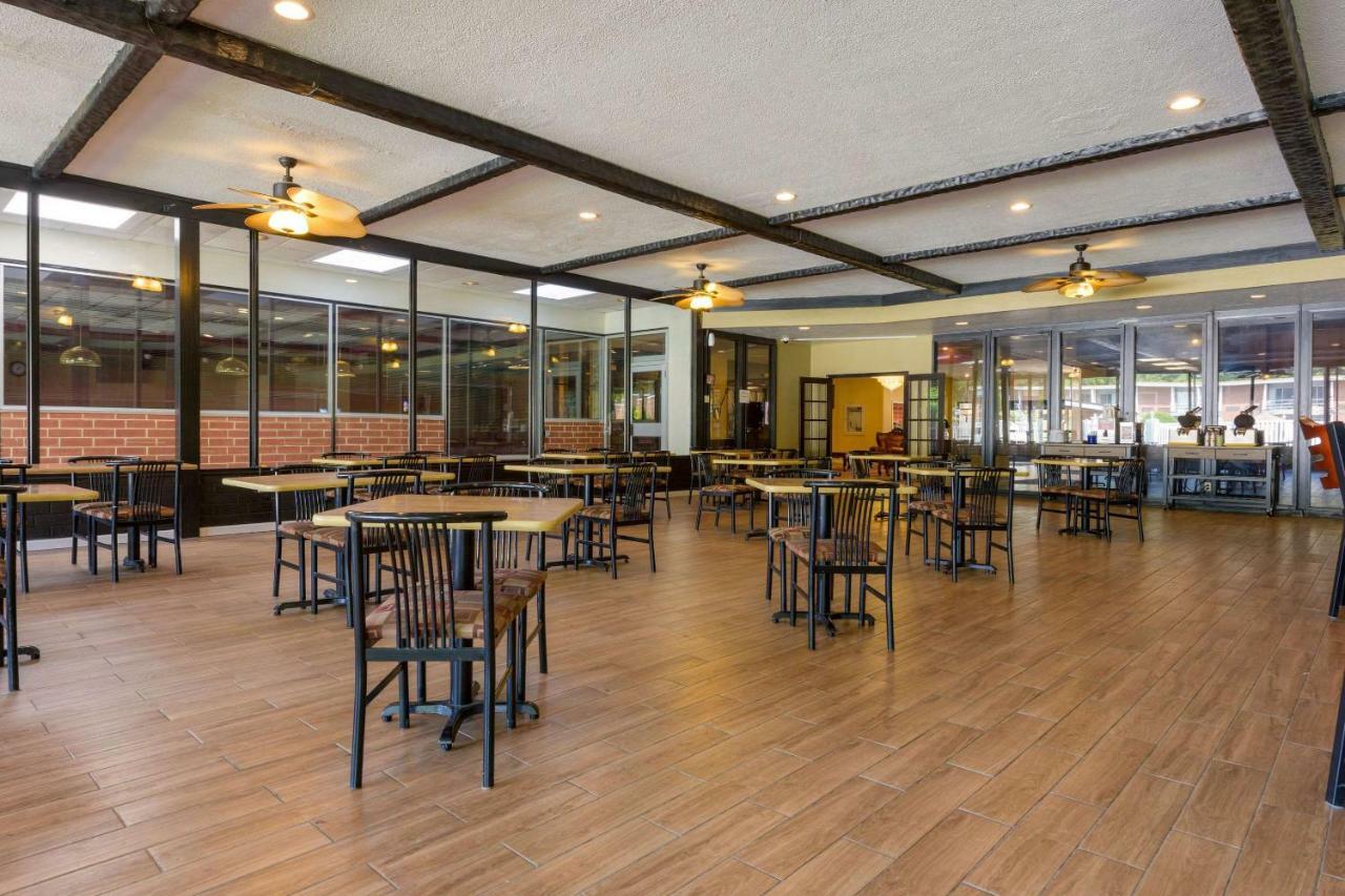 Aire Hotel Lebanon Hershey Extérieur photo