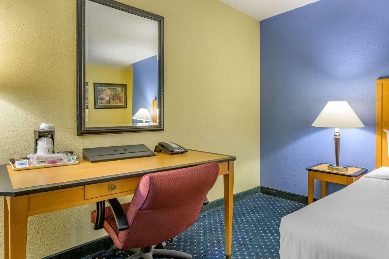 Aire Hotel Lebanon Hershey Extérieur photo