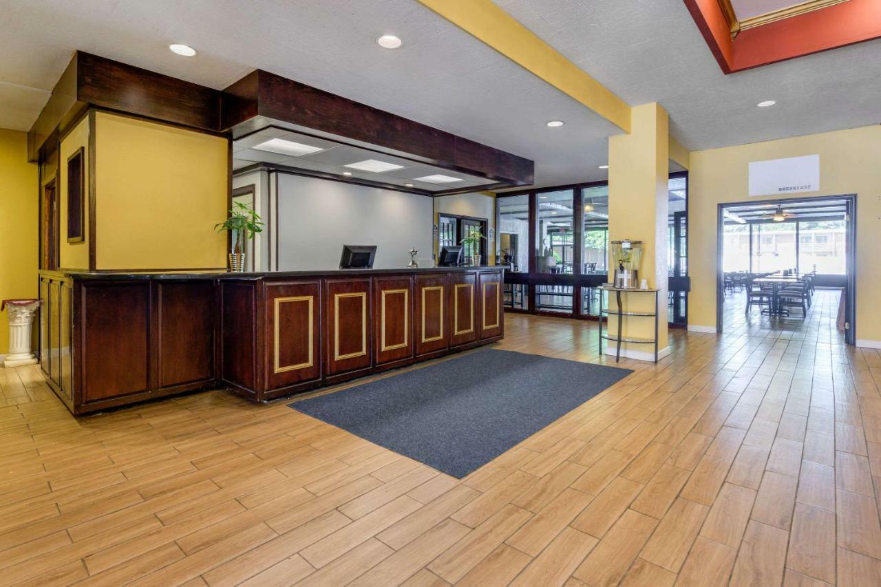 Aire Hotel Lebanon Hershey Extérieur photo