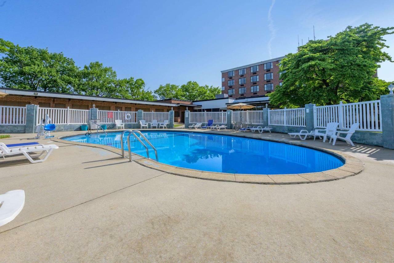 Aire Hotel Lebanon Hershey Extérieur photo