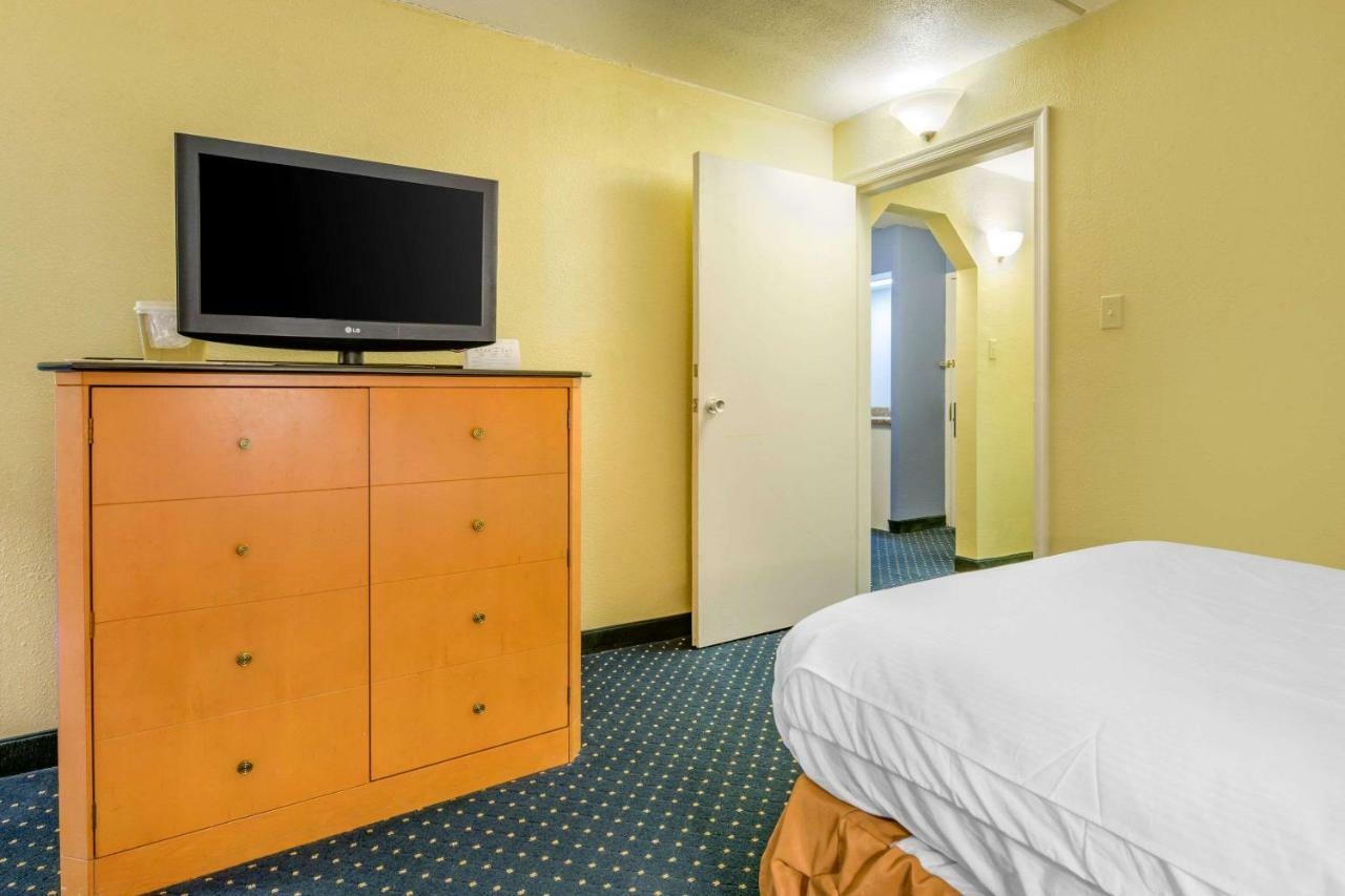 Aire Hotel Lebanon Hershey Extérieur photo