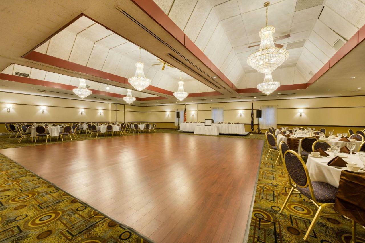 Aire Hotel Lebanon Hershey Extérieur photo