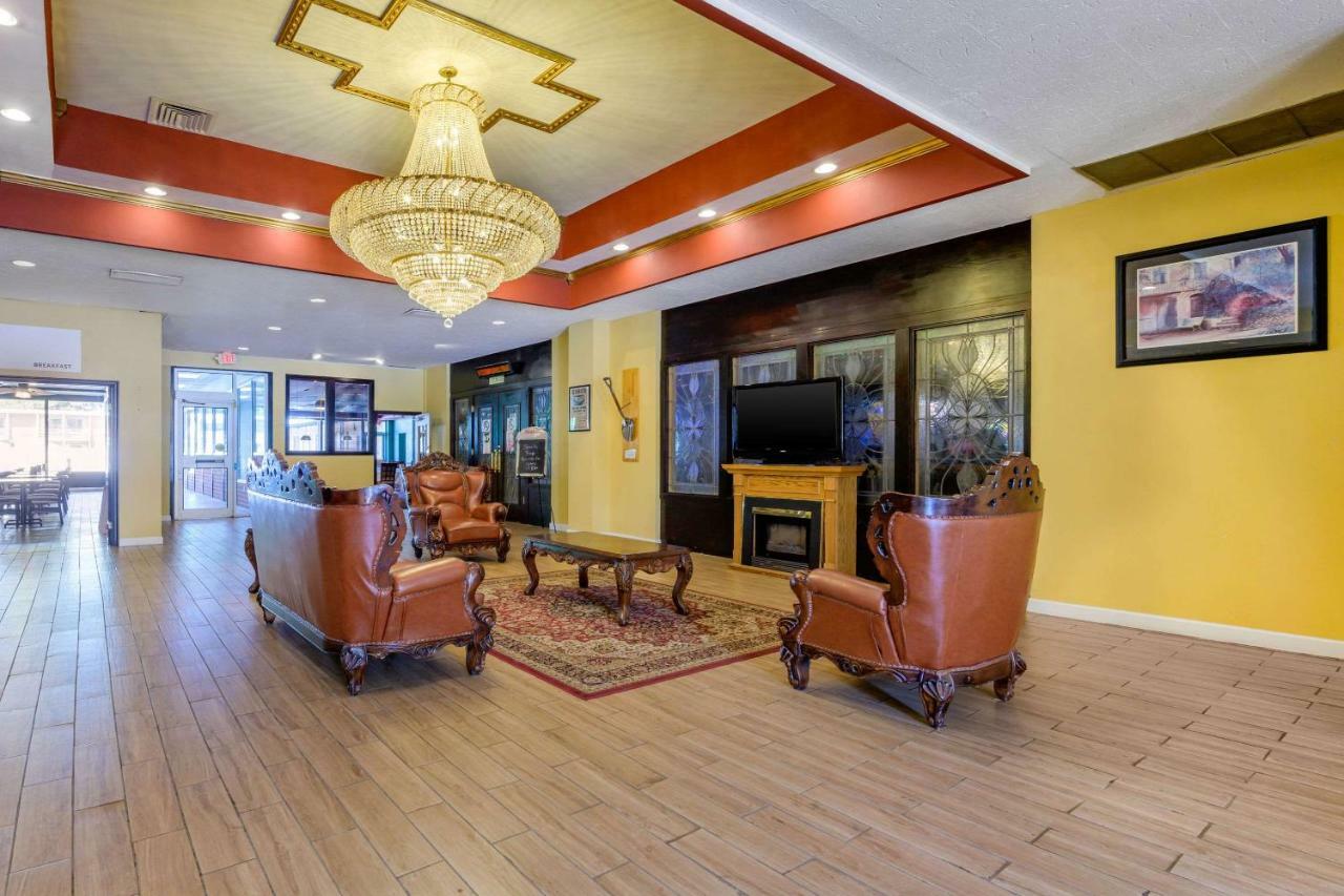 Aire Hotel Lebanon Hershey Extérieur photo